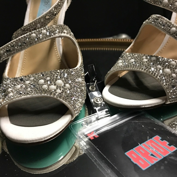 Betsey Johnson Sbsage Ivory | Poshmark